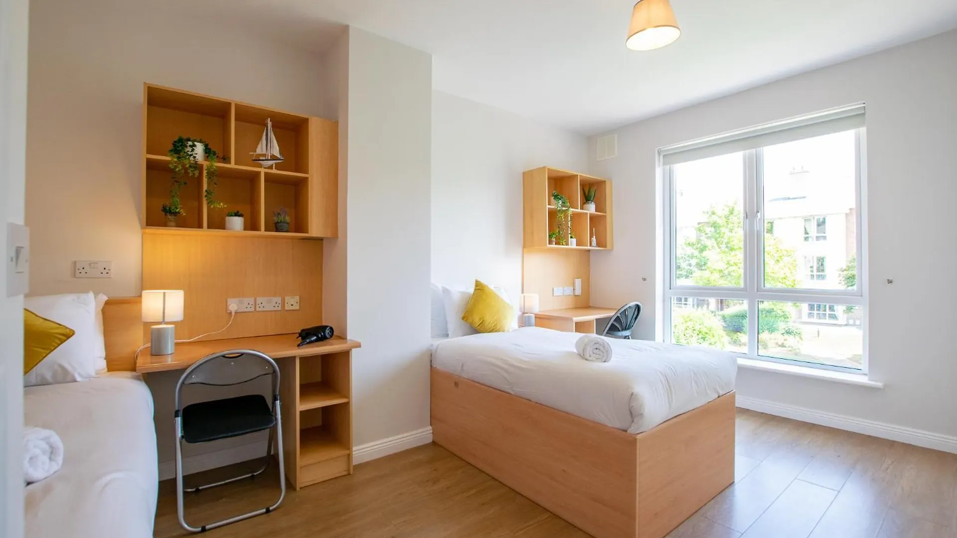 66 - Large Townhouse By Shortstays Galway 0*,  Ireland
